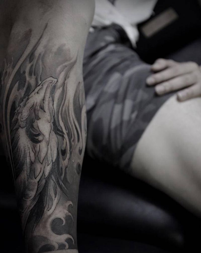 鱼跃龙门纹身图片_腿部新传统纹身图案