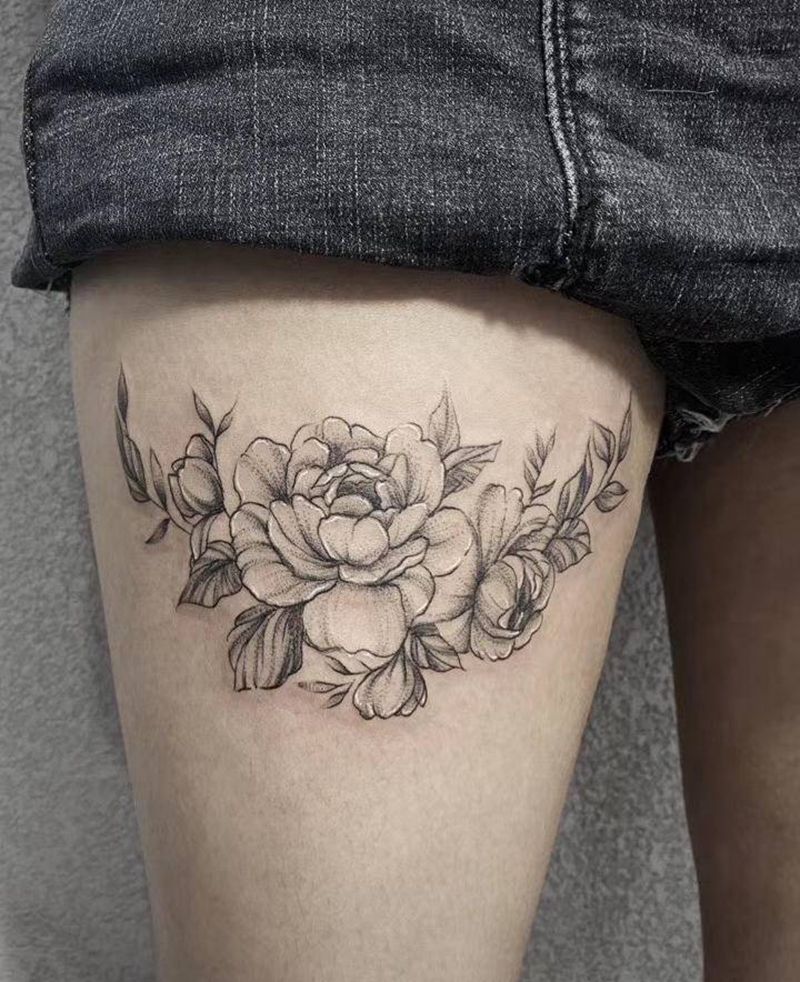 大腿素花纹身图片_腿部点刺纹身图案