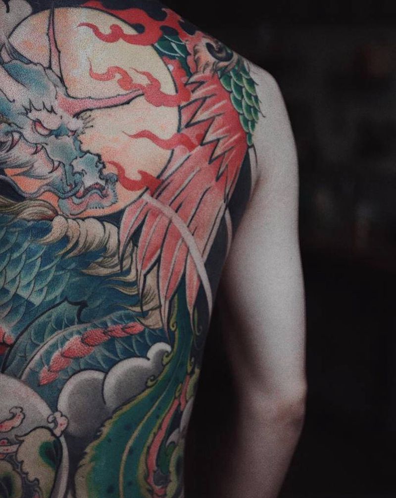 未完纹身图片_背部胸部老传统纹身图案