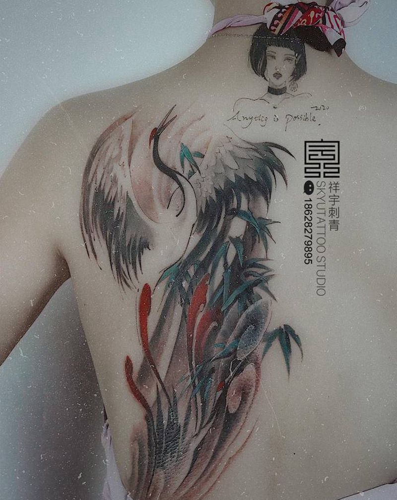 鹤舞纹身图片_背部水墨仙鹤纹身图案