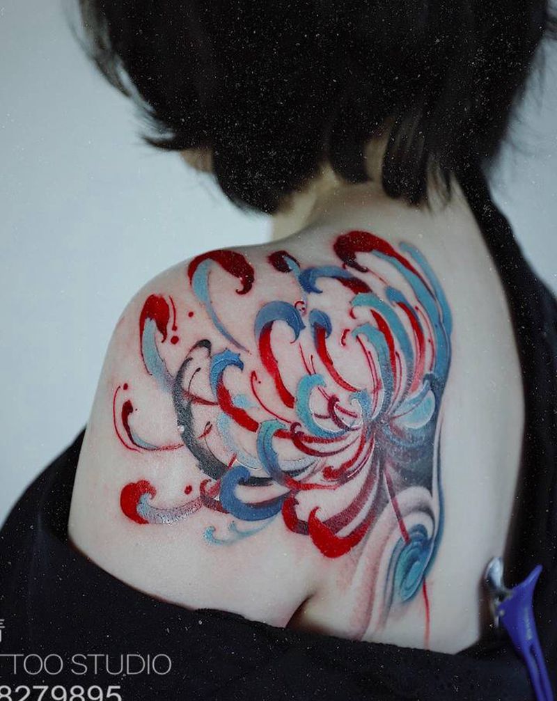 彼岸花纹身图片_背部肩部水墨纹身图案