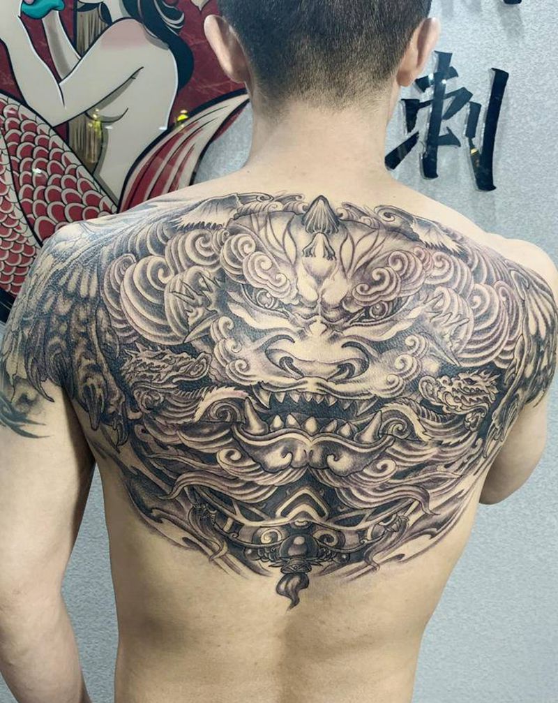 唐狮后半背纹身图片_背部新传统纹身图案