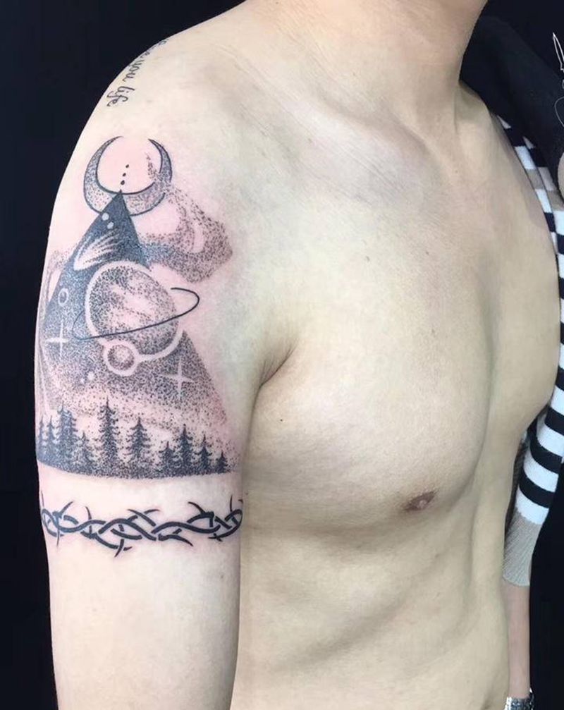 大臂夜空纹身纹身图片_手臂点刺纹身图案