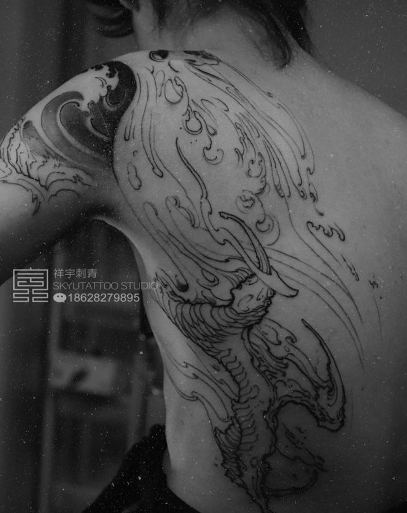 破浪壹纹身图片_肩部腰部新传统龙爪纹身图案