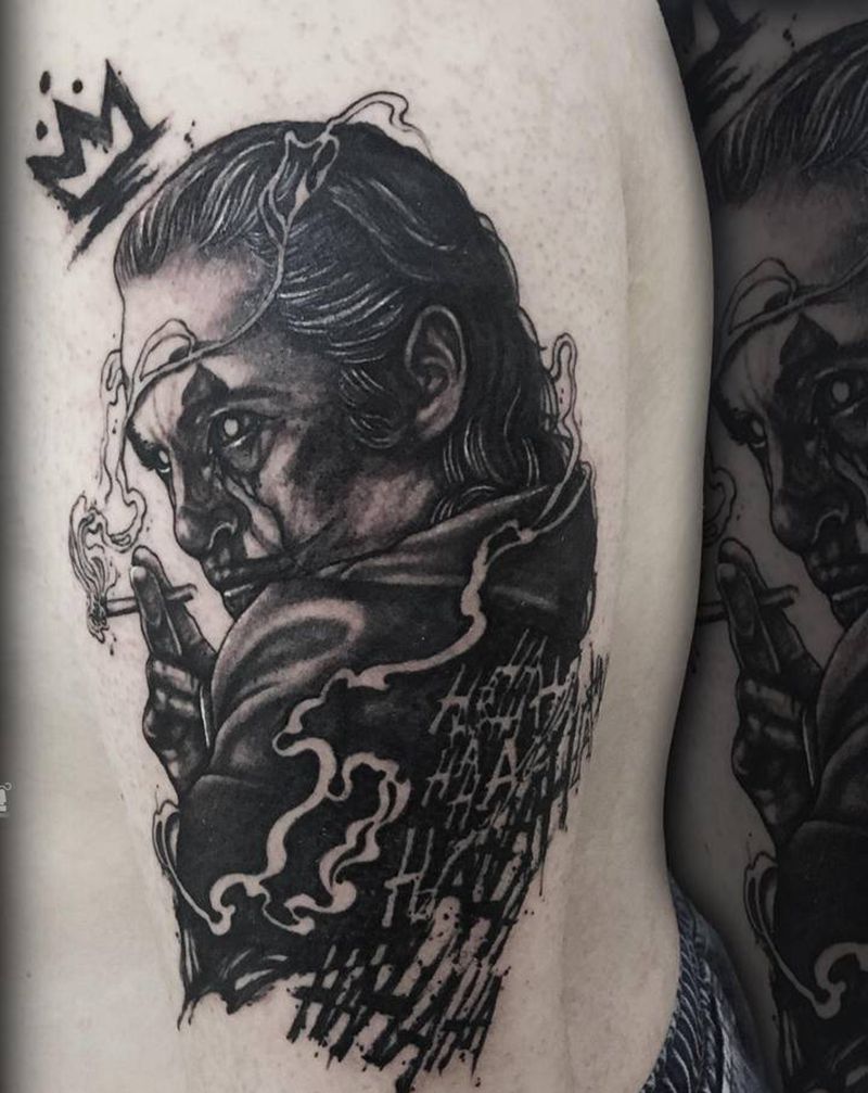 小丑2019纹身图片_手臂欧美写实花体字匪帮奇卡诺小丑纹身图案