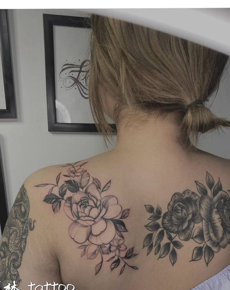 素花纹身图片_背部纹身图案