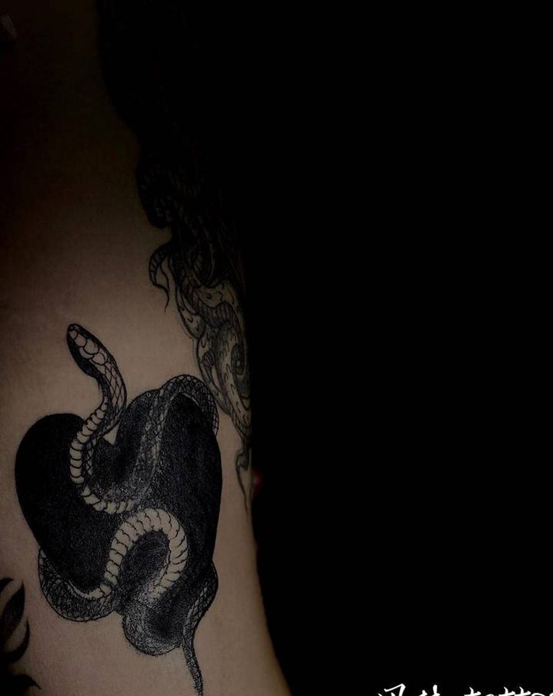 蛇纹身图片_手臂纹身图案
