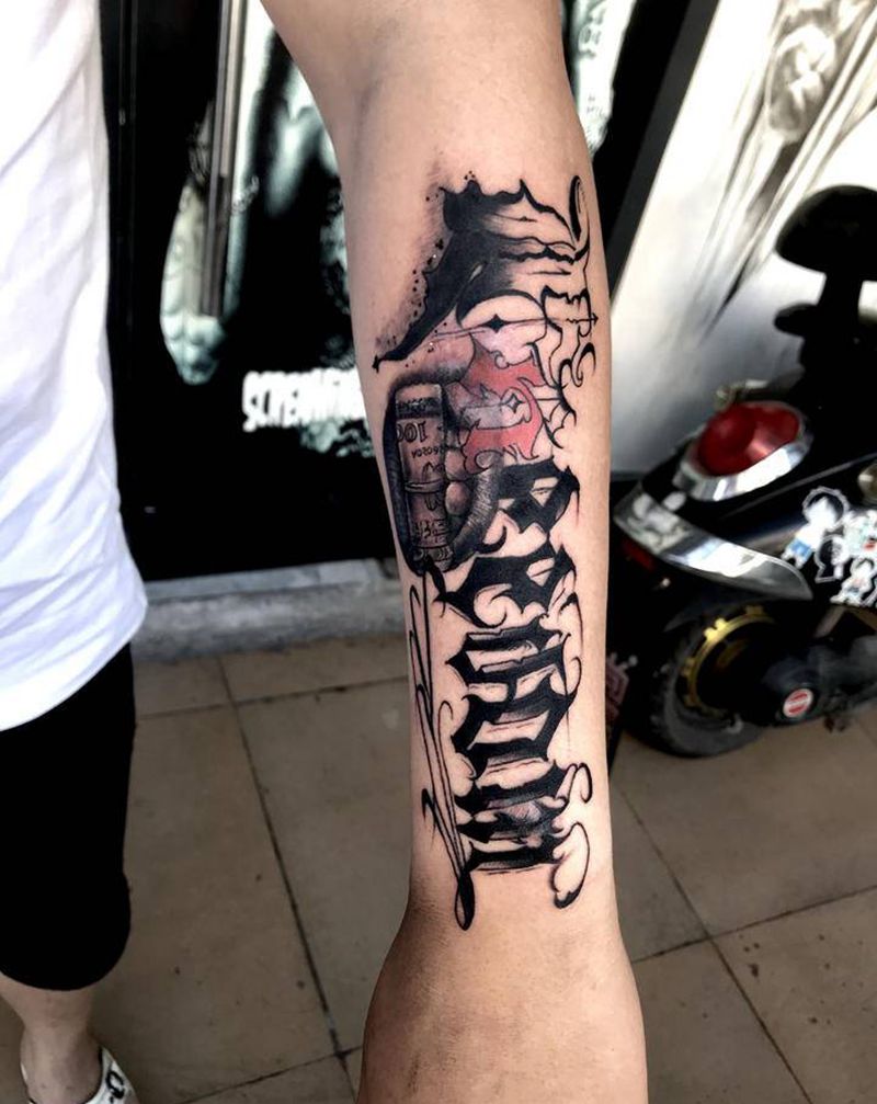 花体纹身图片_手臂花体字纹身图案