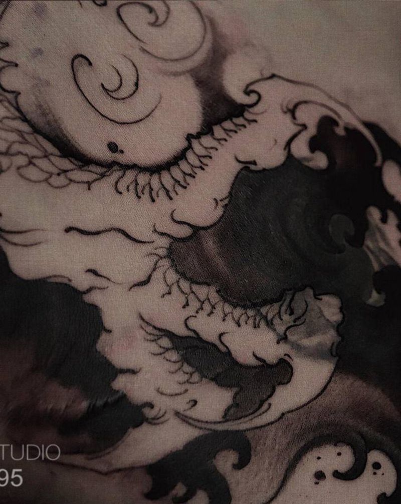 破浪肆纹身图片_肩部新传统龙爪 浪纹身图案