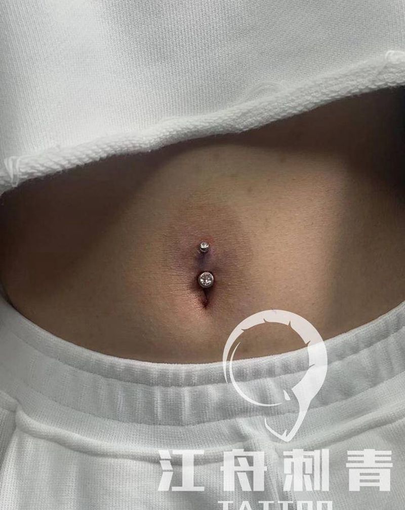 脐钉纹身图片_穿刺纹身图案