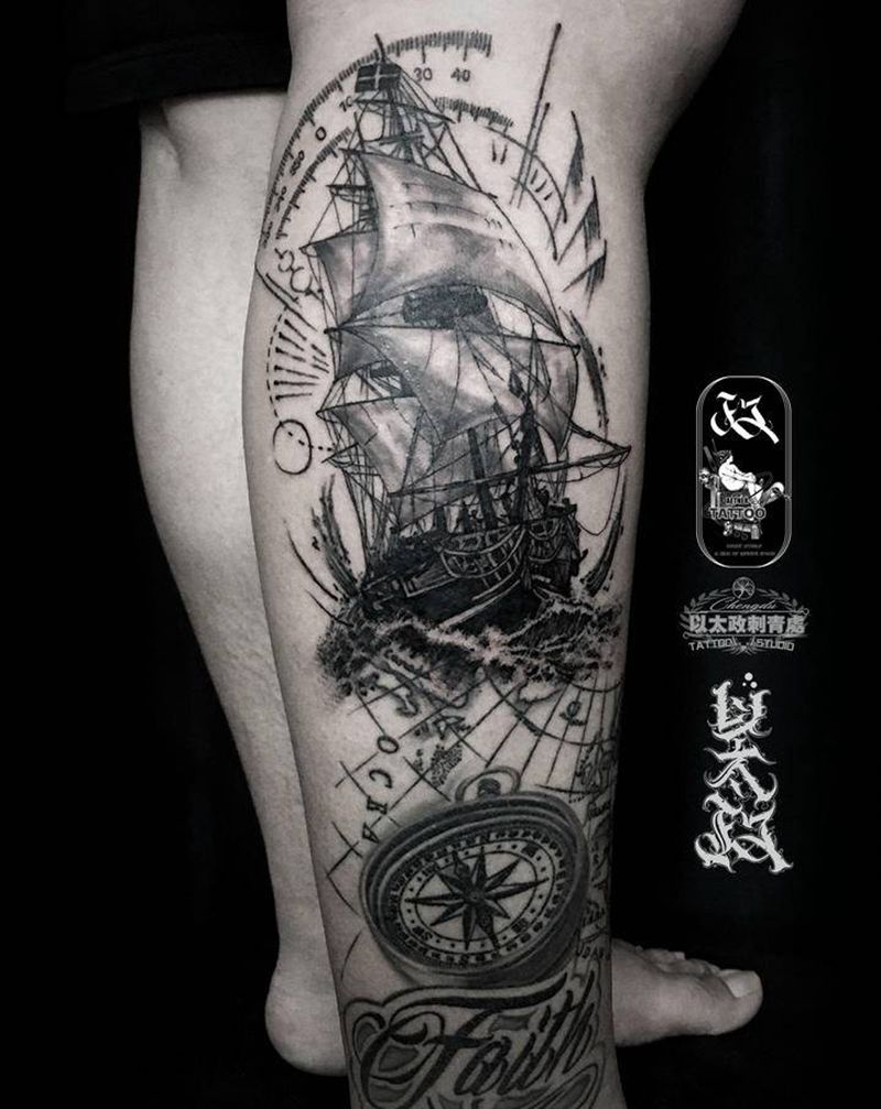 船指南针花体字纹身图片_腿部花体字欧美写实纹身图案