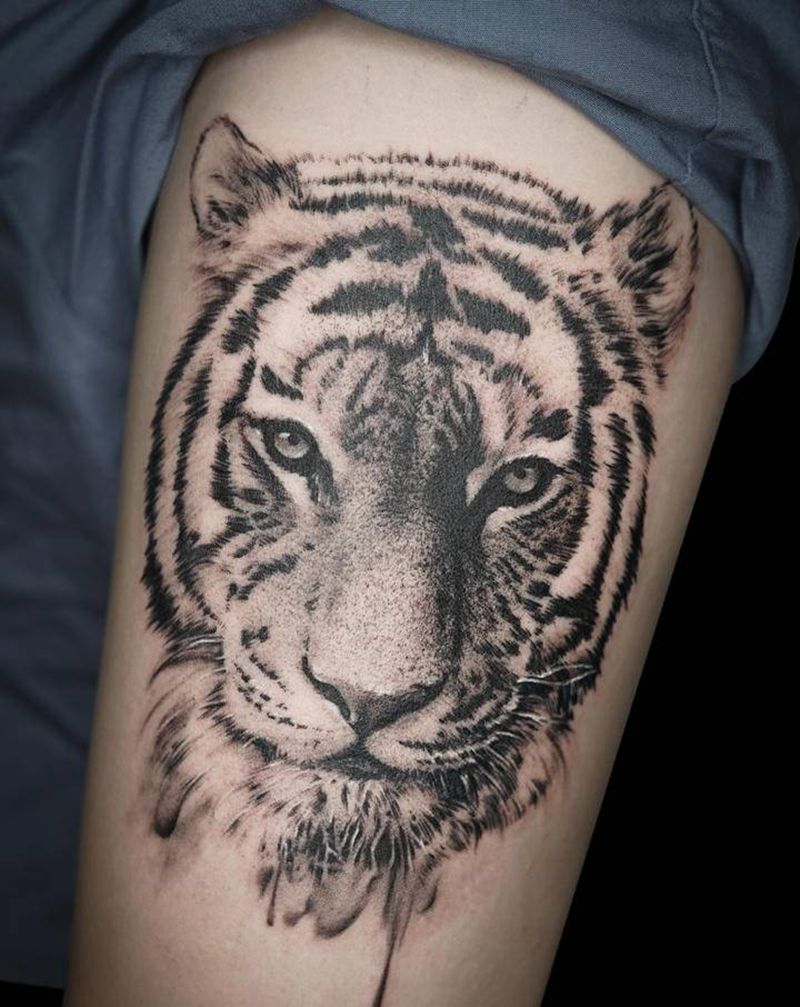 写实虎纹身图片_腿部欧美写实纹身图案