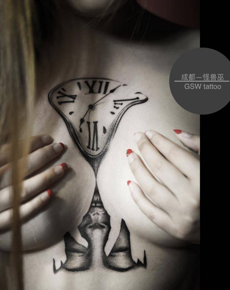 沙漏纹身图片_胸部纹身图案