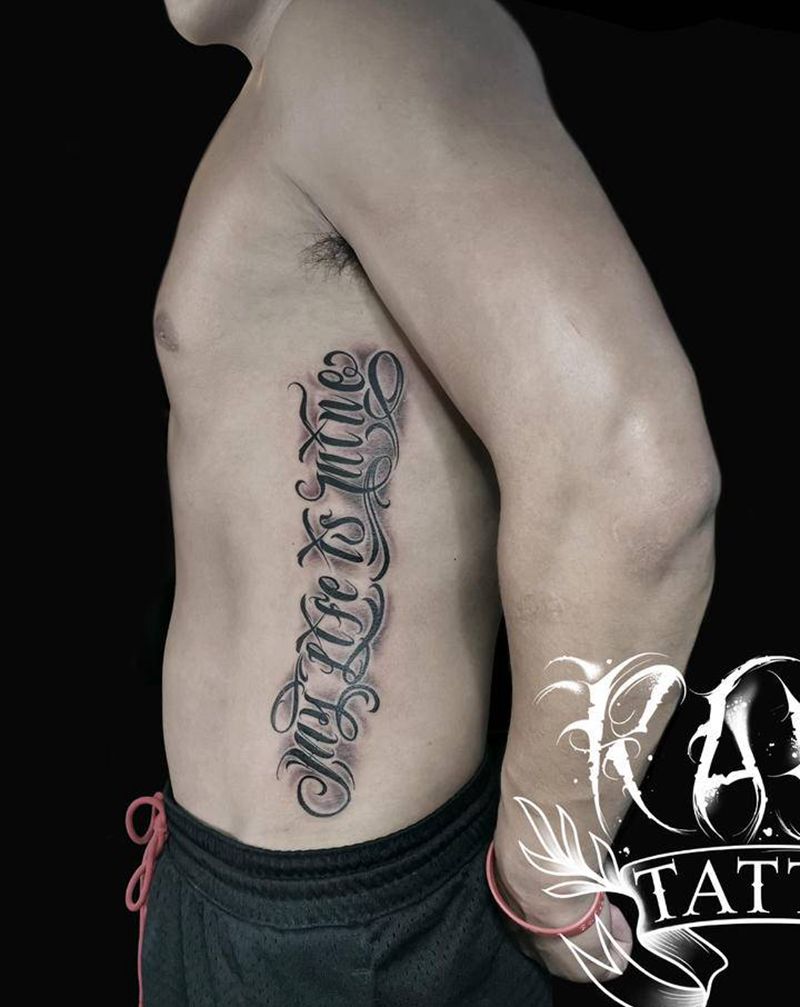 侧腰软花体字纹身图片_腰部腹部花体字纹身图案