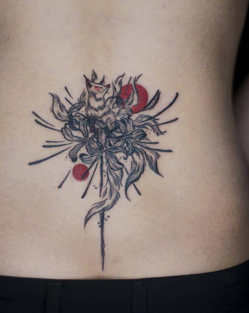 彼岸花纹身图片_腰部纹身图案