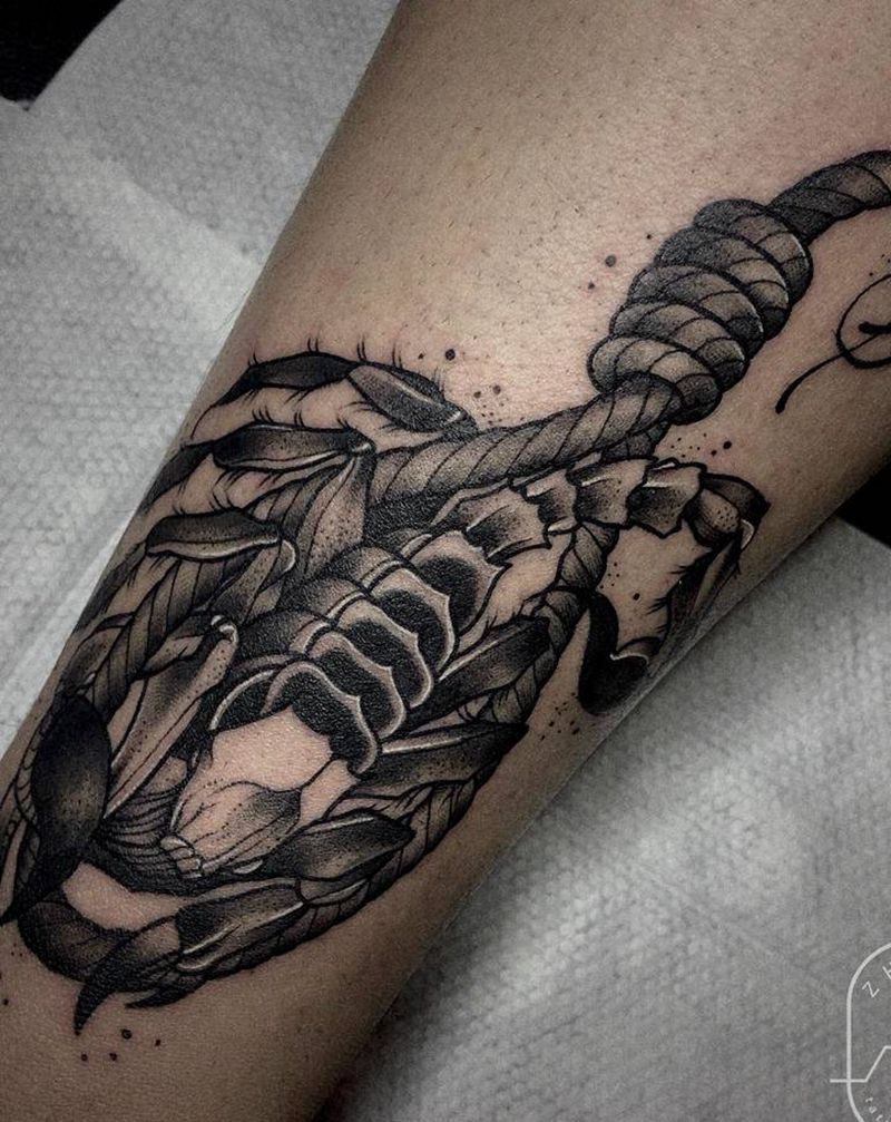 天蝎纹身图片_脚部腿部欧美写实纹身图案