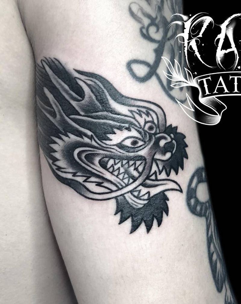 old school龙头纹身图片_手臂Old School龙头纹身图案