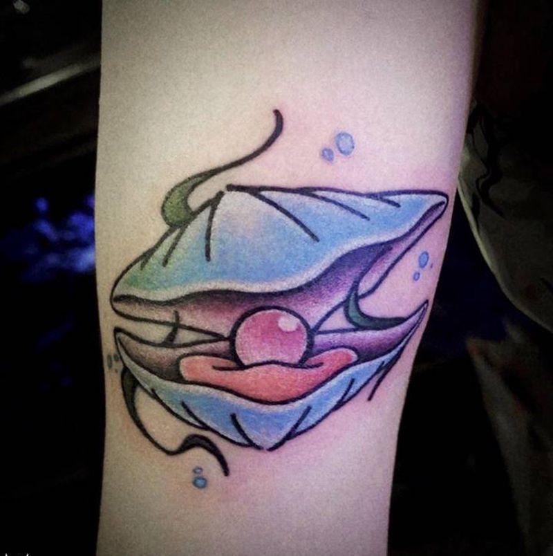 珍珠贝壳纹身图片_手臂Old SchoolNew School紫珍珠珍珠蚌水草纹身图案