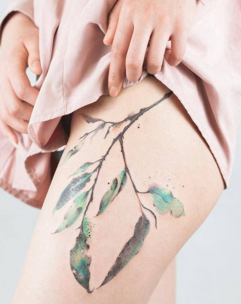 动人时刻纹身图片_颈部肩部纹身图案