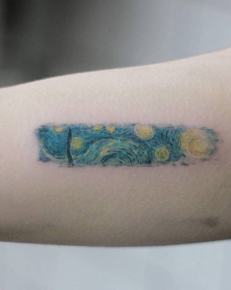 星空纹身图片_手臂手部点刺纹身图案