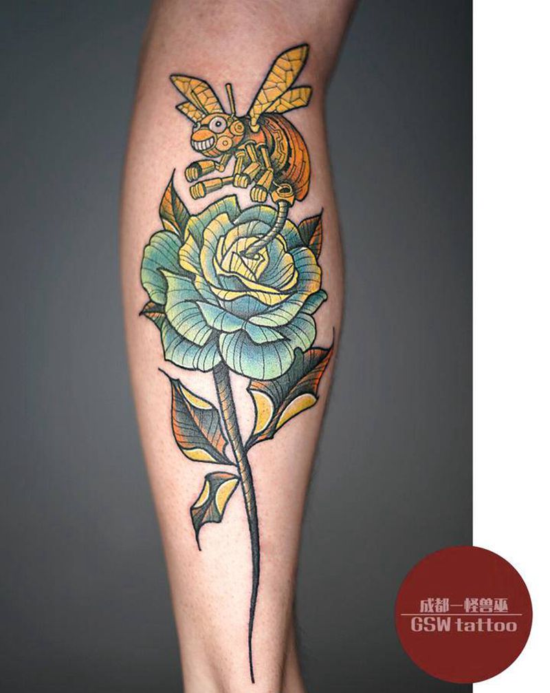 采蜜蜂的小花朵纹身图片_手臂纹身图案