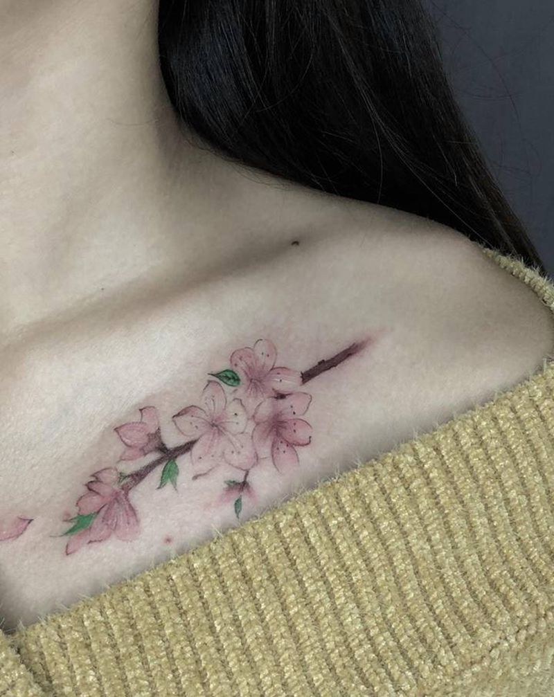 桃花纹身图片_胸部纹身图案