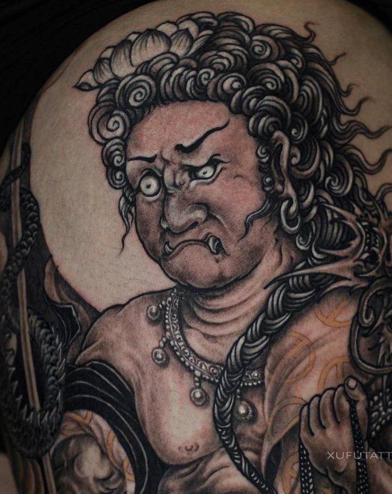 不动明王纹身图片_腿部新传统不动明王花腿纹身图案