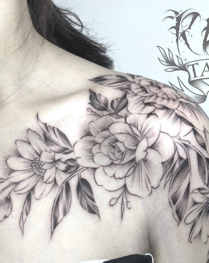 肩头素花纹身图片_肩部点刺素花纹身图案