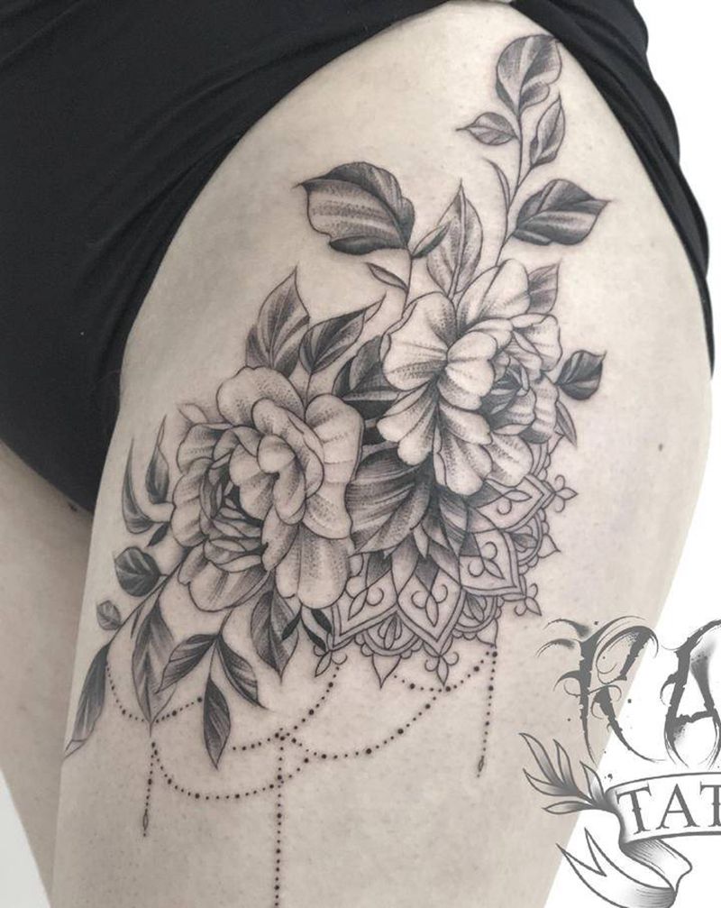 大腿花花纹身图片_腿部点刺素花纹身图案