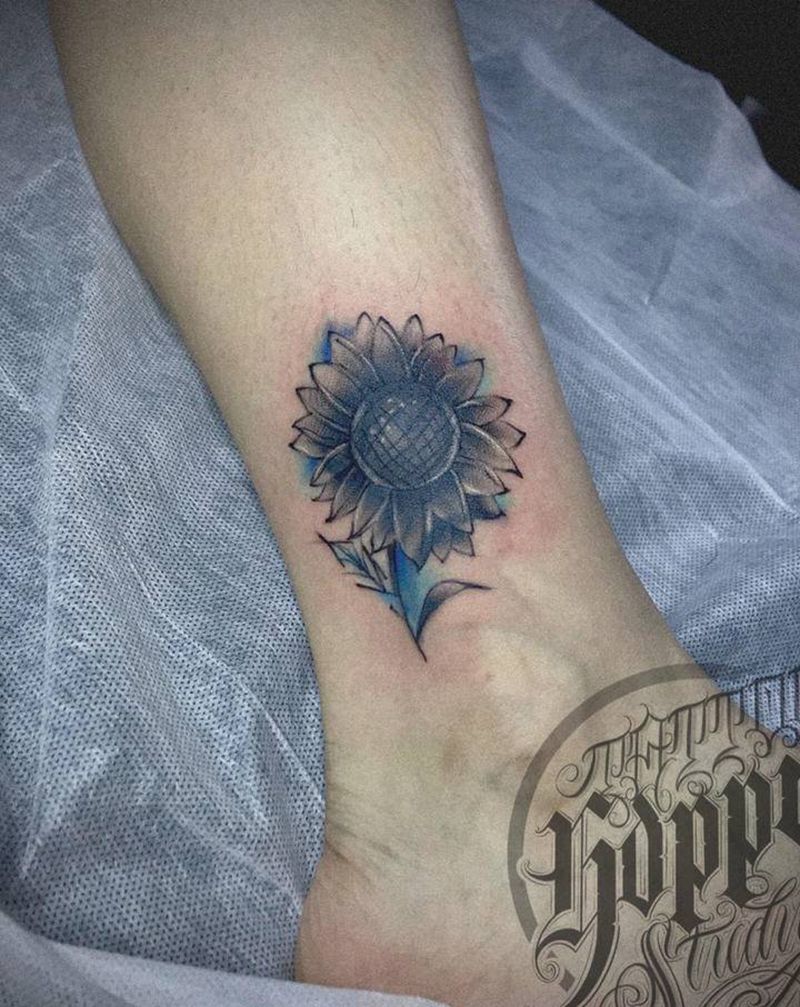 向日葵遮盖纹身图片_腿部脚部水彩纹身图案
