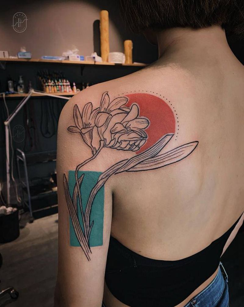 小苍兰纹身图片_手臂手部老传统纹身图案