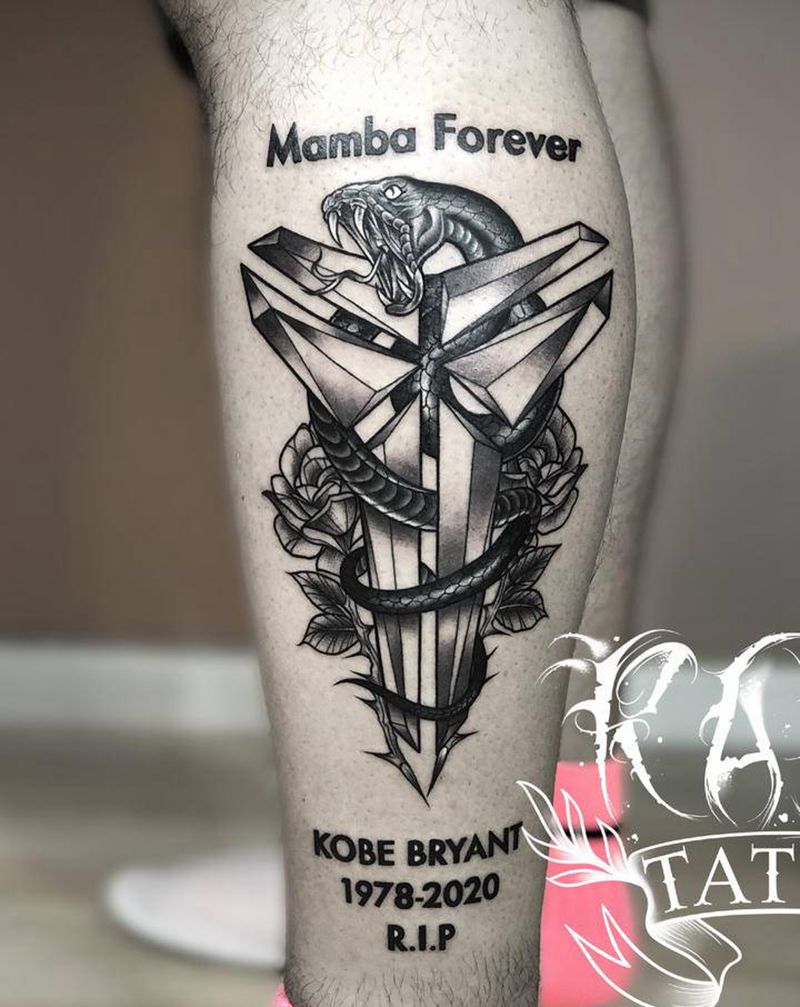 KoBe纹身图片_腿部欧美写实黑曼巴科比纹身图案