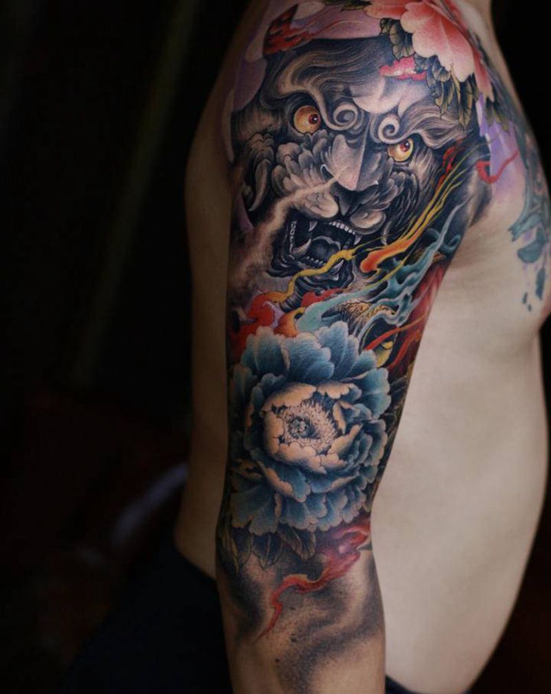 福狮绘·唐狮子纹身图片_手臂手部新传统唐狮牡丹灯笼纹身图案