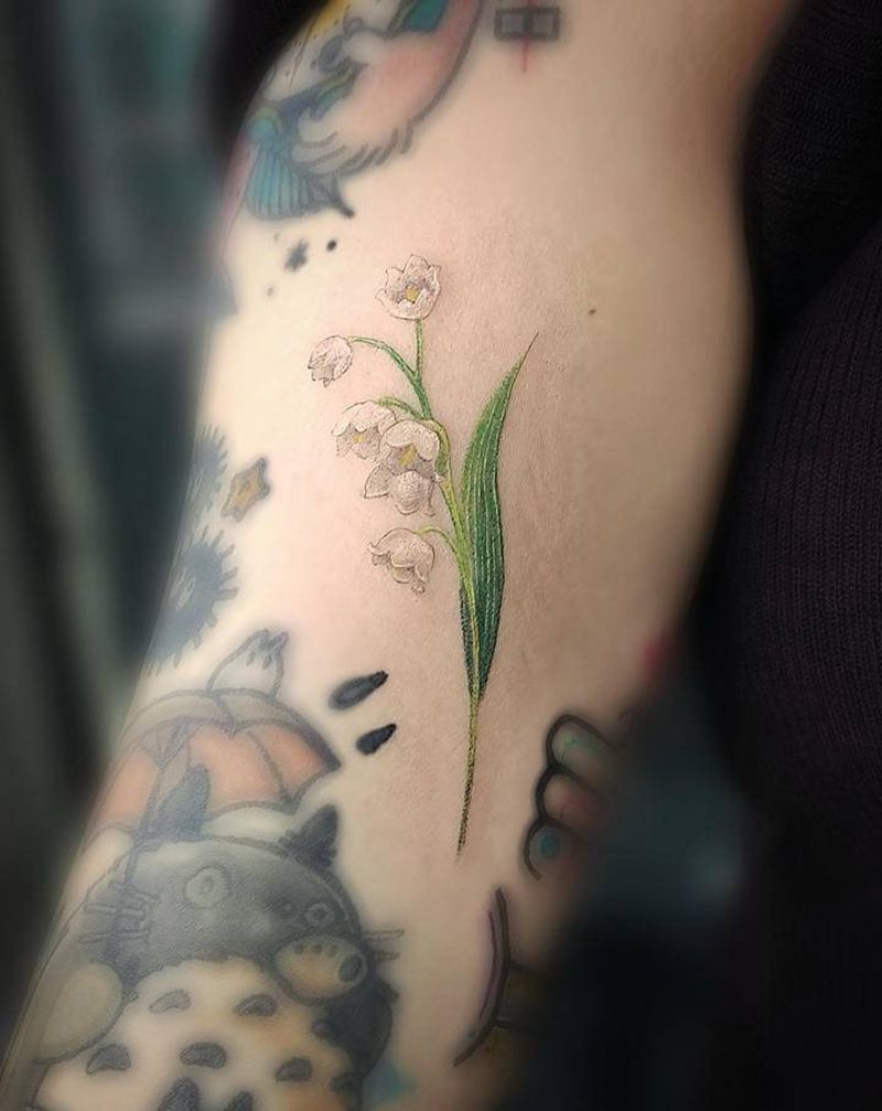 五月月份花纹身图片_手臂手部欧美写实水彩单针纹身图案