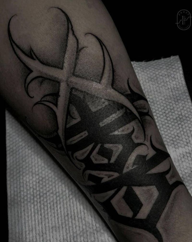 中文花体纹身图片_腿部脚部花体字纹身图案