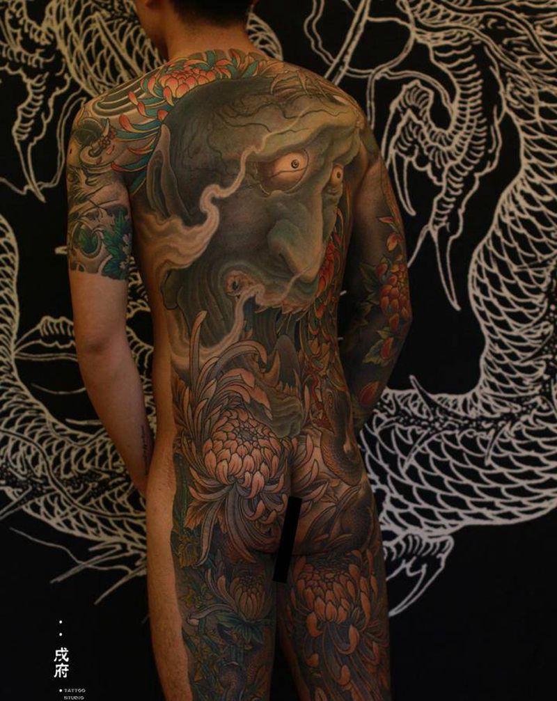 般若纹身图片_背部腿部新传统般若菊花东方新传统纹身图案