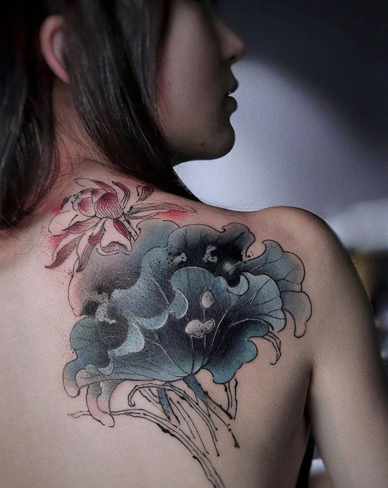 工笔莲花纹身图片_背部水墨莲花纹身图案