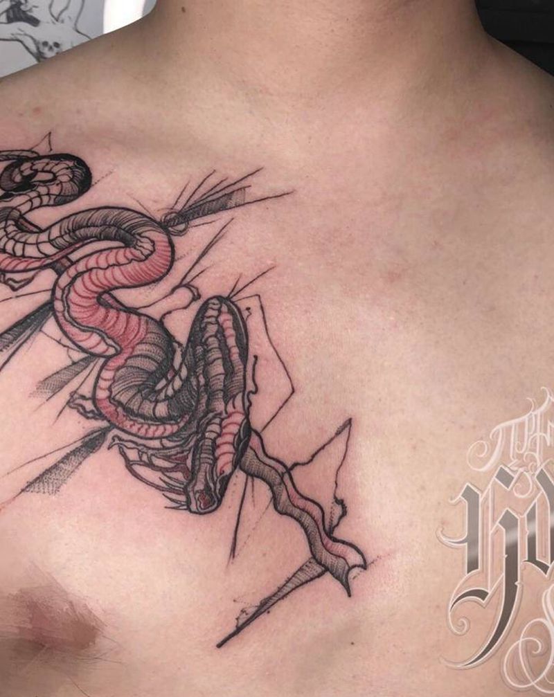 丈八蛇矛纹身图片_胸部点刺New School纹身图案