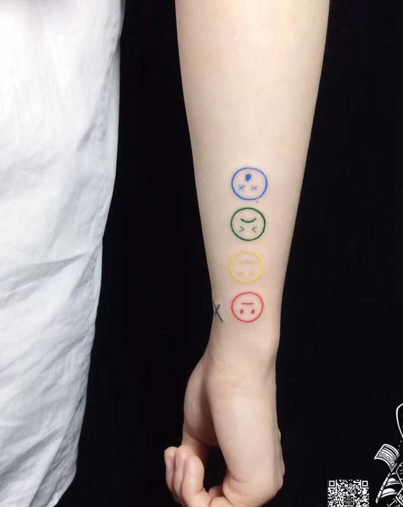 四色表情纹身图片_手臂手部水彩Old School纹身图案
