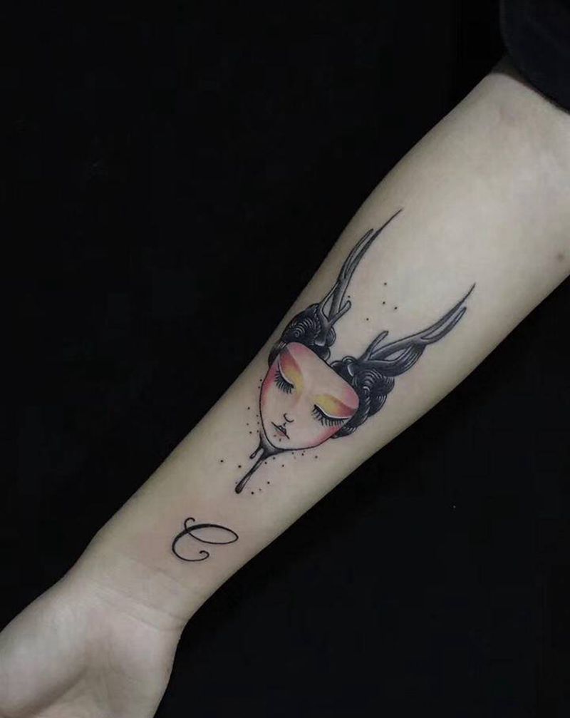 小龙女纹身图片_手部手臂新传统水彩纹身图案