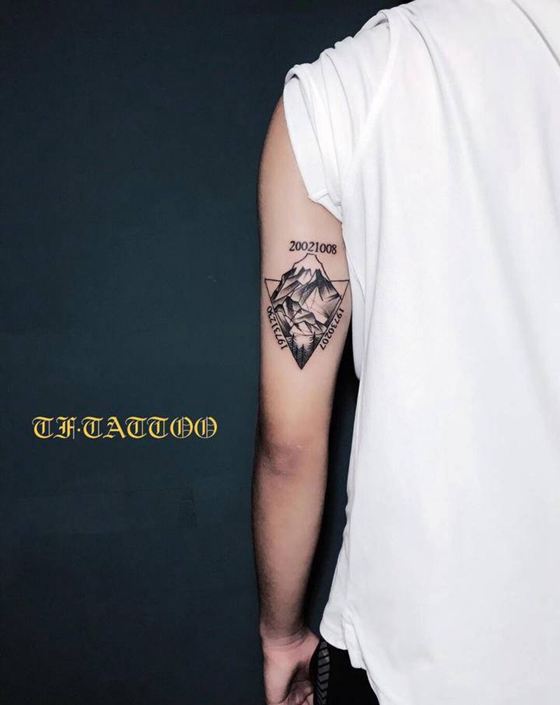 几何山水纹身图片_手臂几何点刺纹身图案