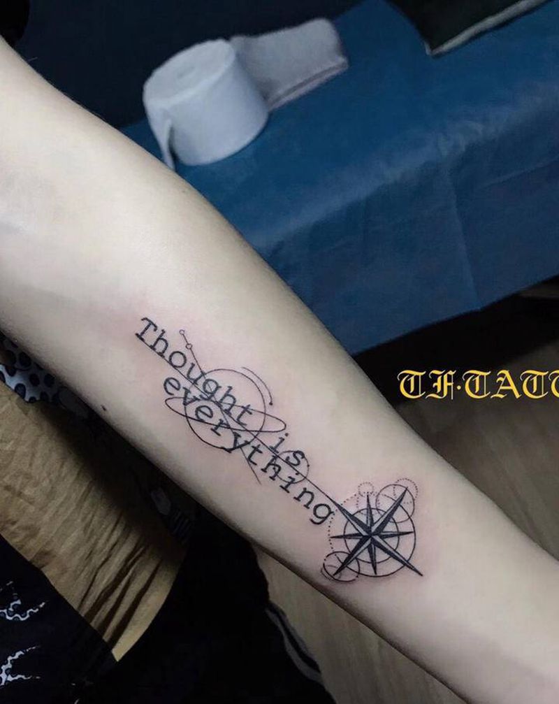 指北针纹身图片_手臂几何点刺纹身图案