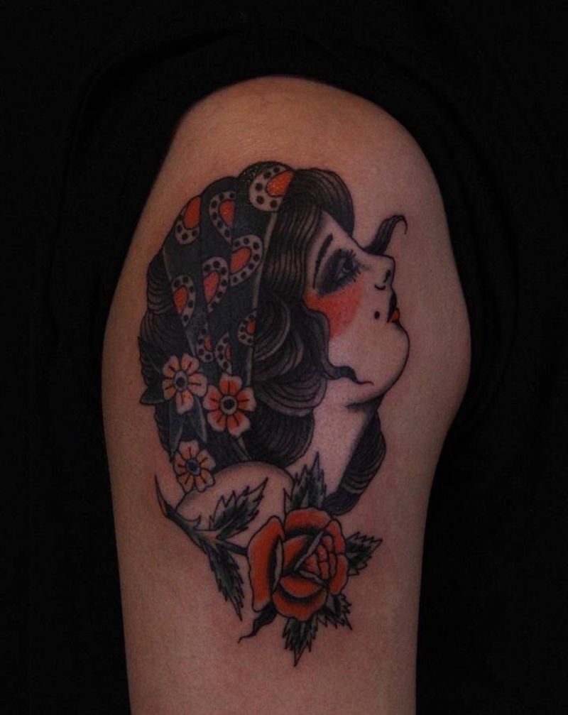 欧四姑纹身图片_手臂纹身图案