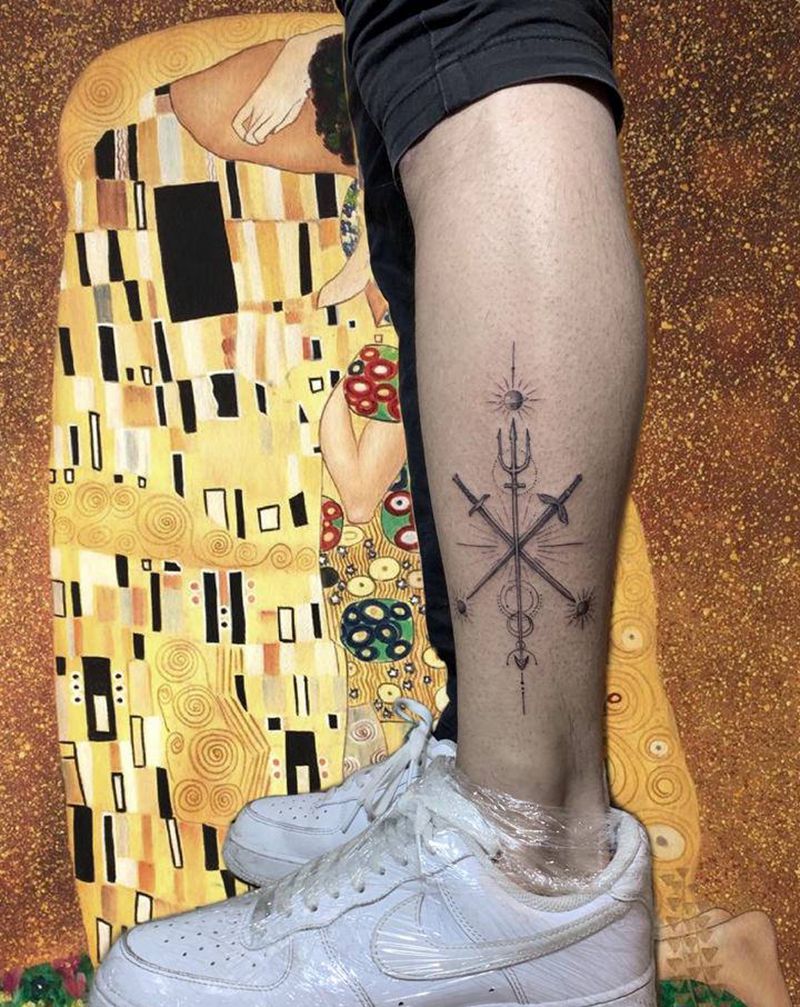 圣器纹身图片_腿部几何欧美写实三叉戟纹身图案