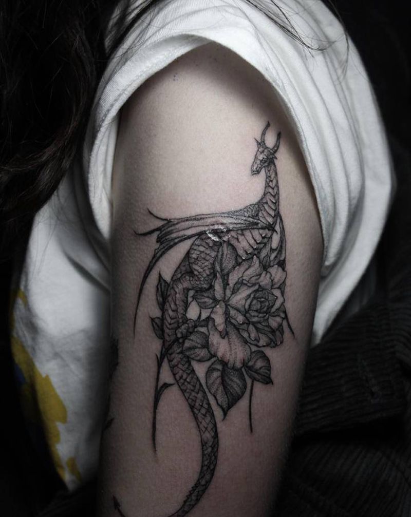 小龙纹身图片_手臂欧美写实点刺纹身图案