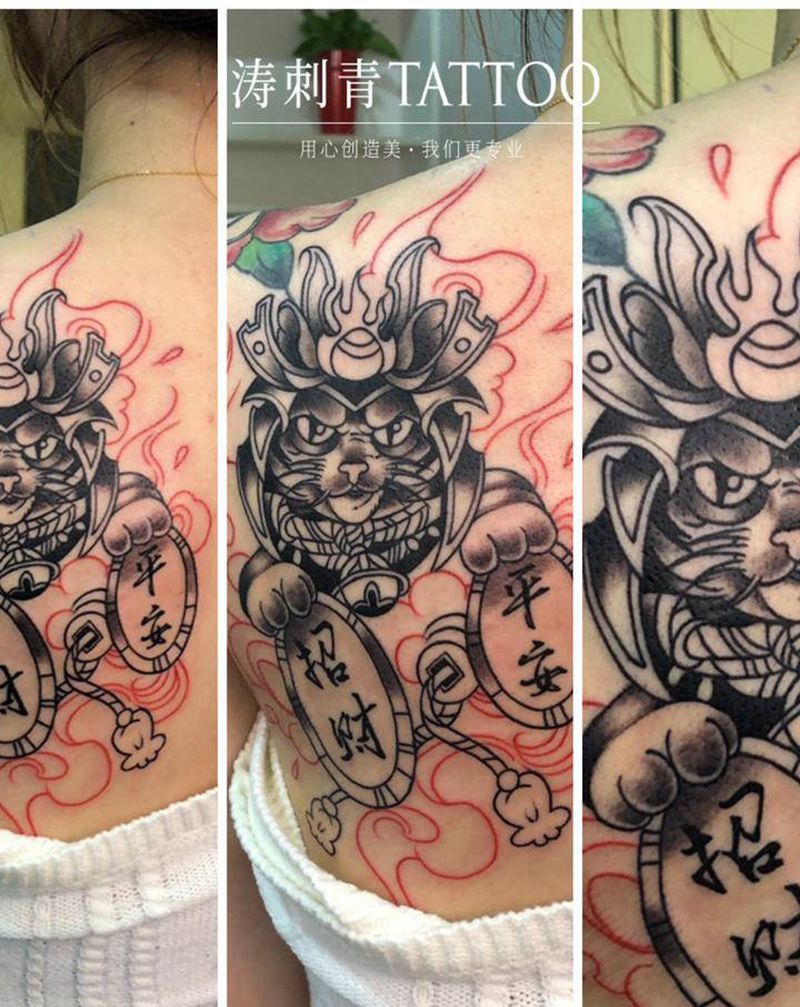 武士招财猫纹身图片_背部纹身图案
