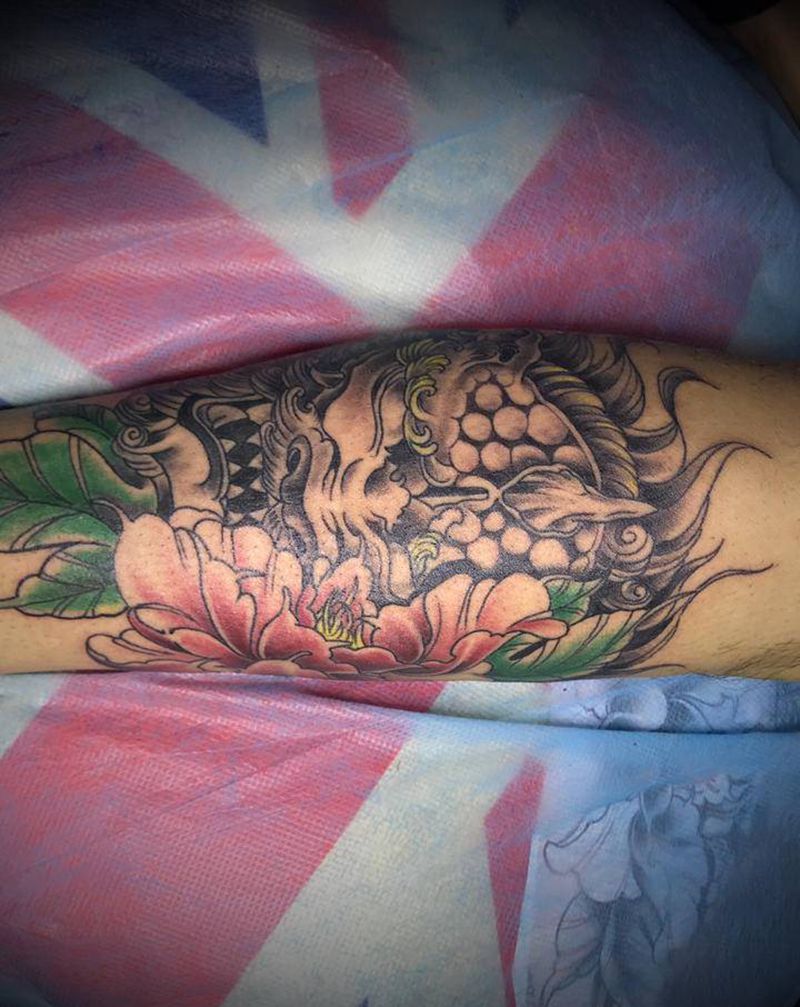 唐师纹身图片_腿部纹身图案