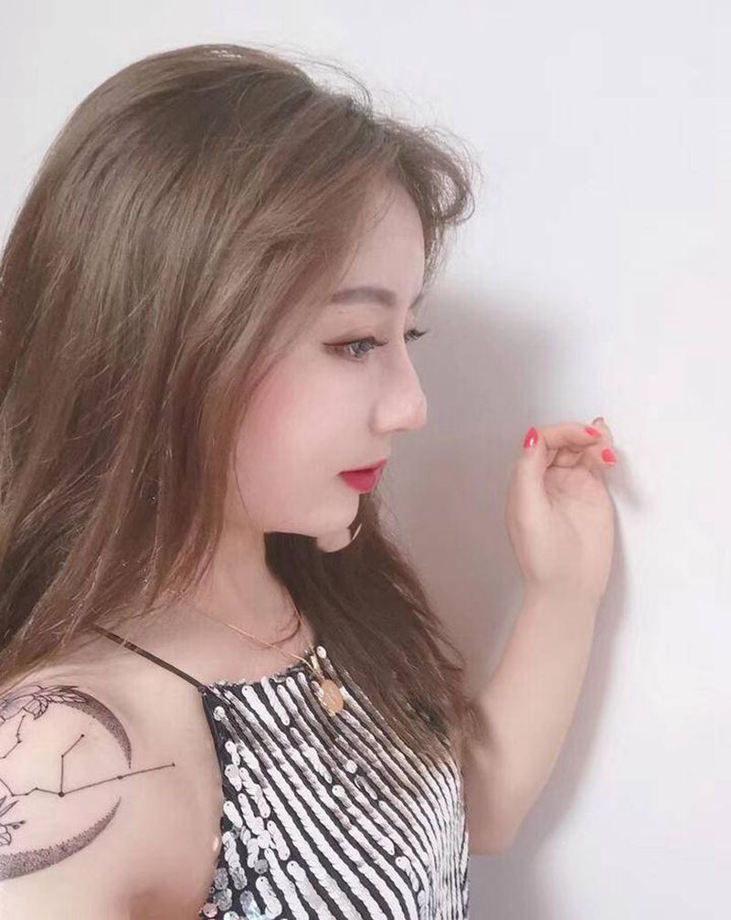 素花纹身图片_肩部纹身图案