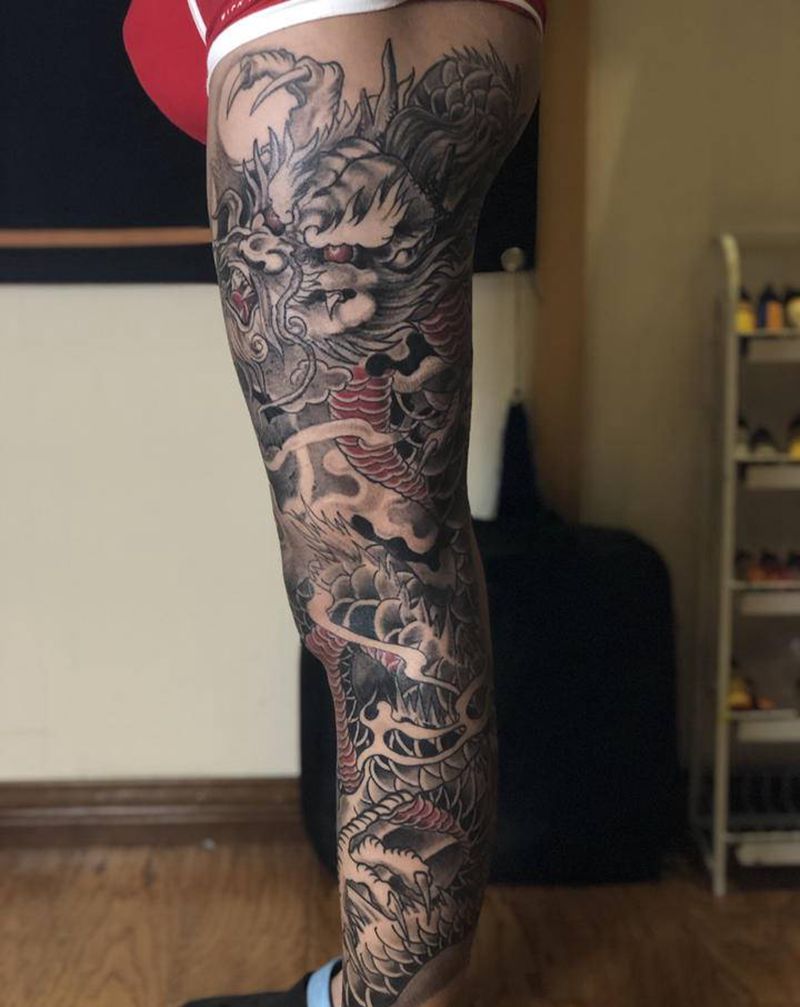 龙腿纹身图片_腿部新传统书法牡丹龙纹身图案