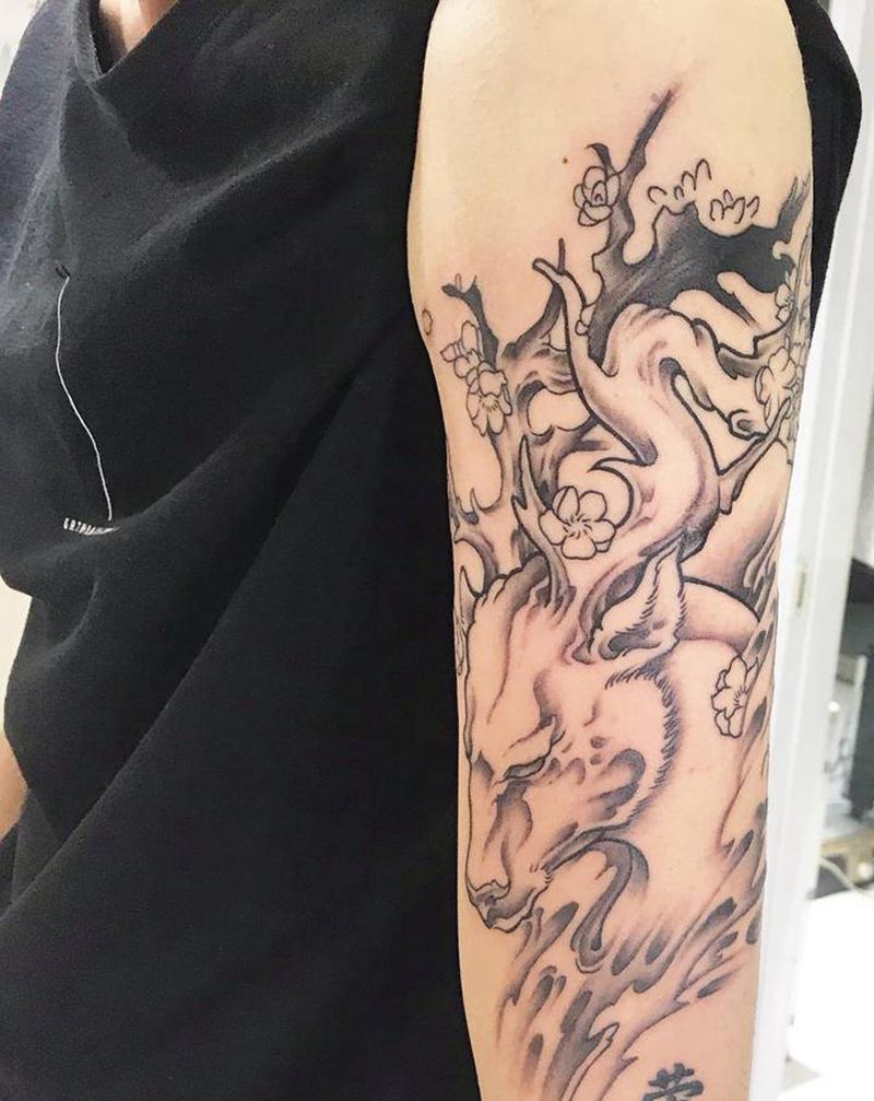 小鹿纹身图片_手臂新传统纹身图案